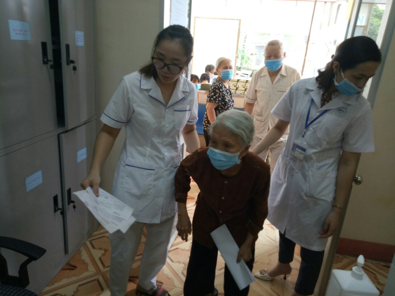 TỔ CHĂM SÓC KHÁCH HÀNG BỆNH VIỆN TÂM THẦN ĐI VÀO HOẠT ĐỘNG